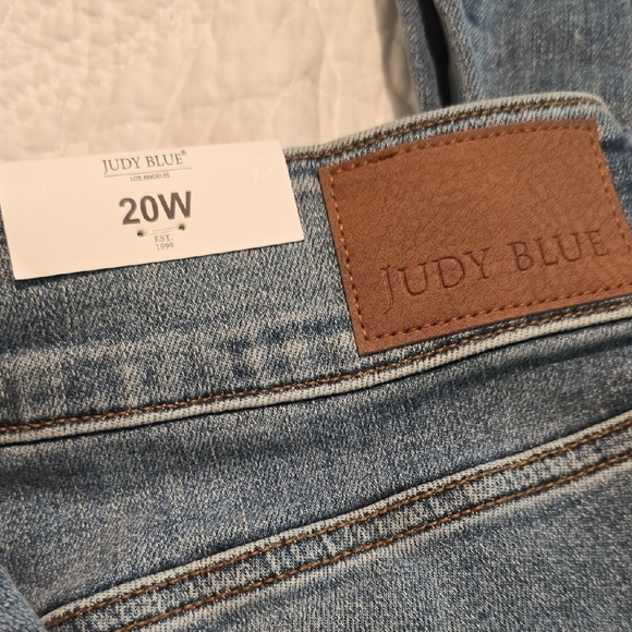 Judy Blue Flare Jeans in Classic Blue - Picture 3 of 6